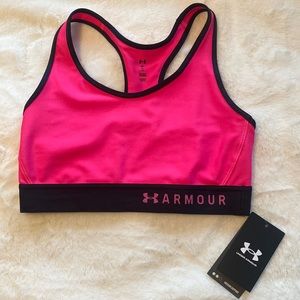 NWT Under Armour Pink sports Bra Medium